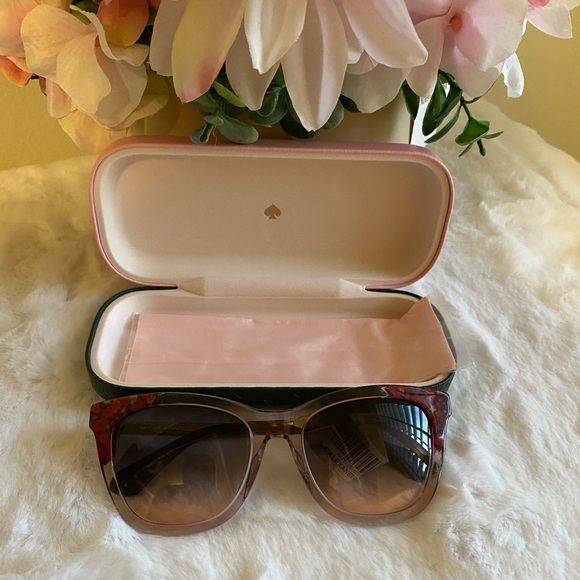 Kate spade ♠️ sunglasses - Picture 5 of 8